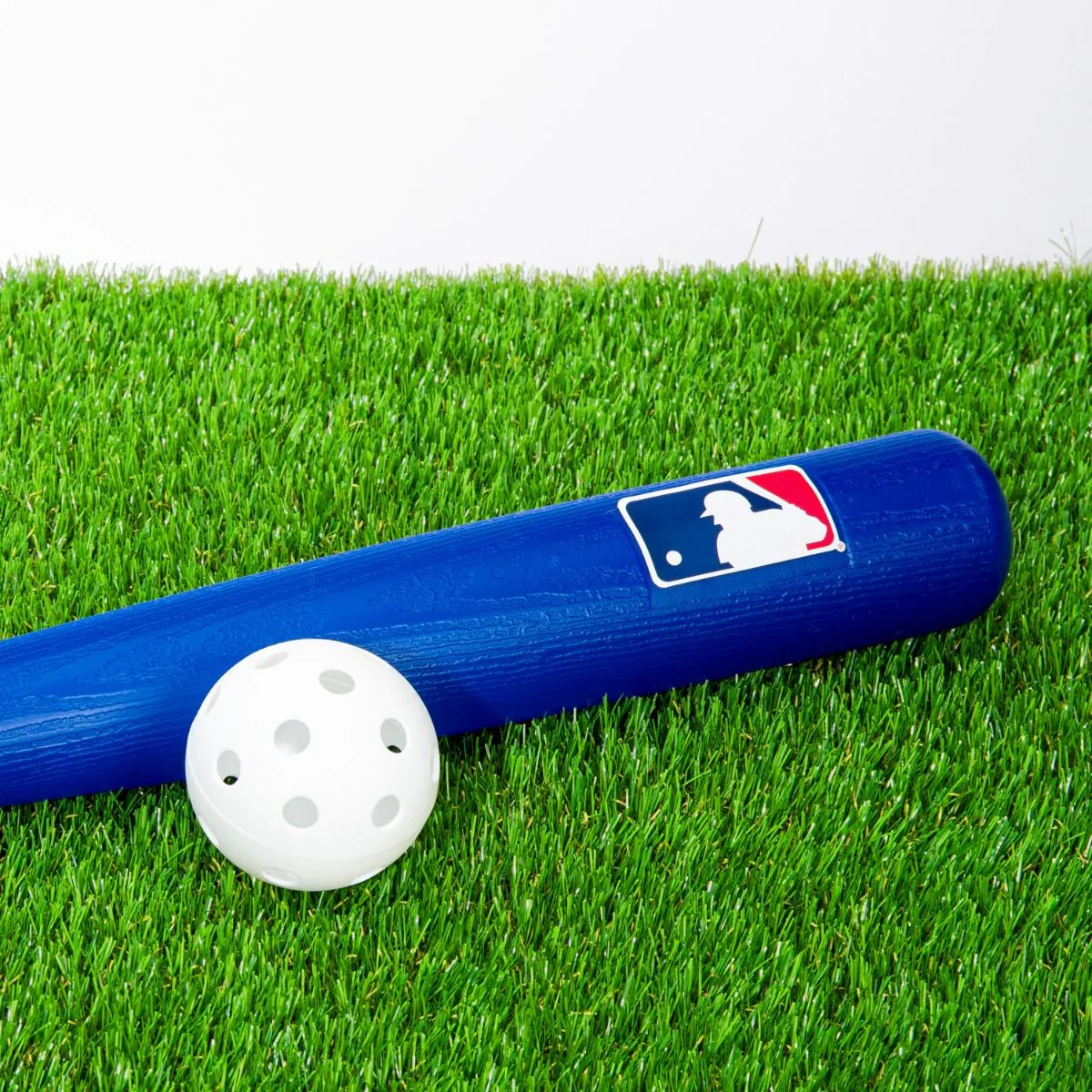 MLB 30" Kids Plastic Bat/Ball Set - Image 2