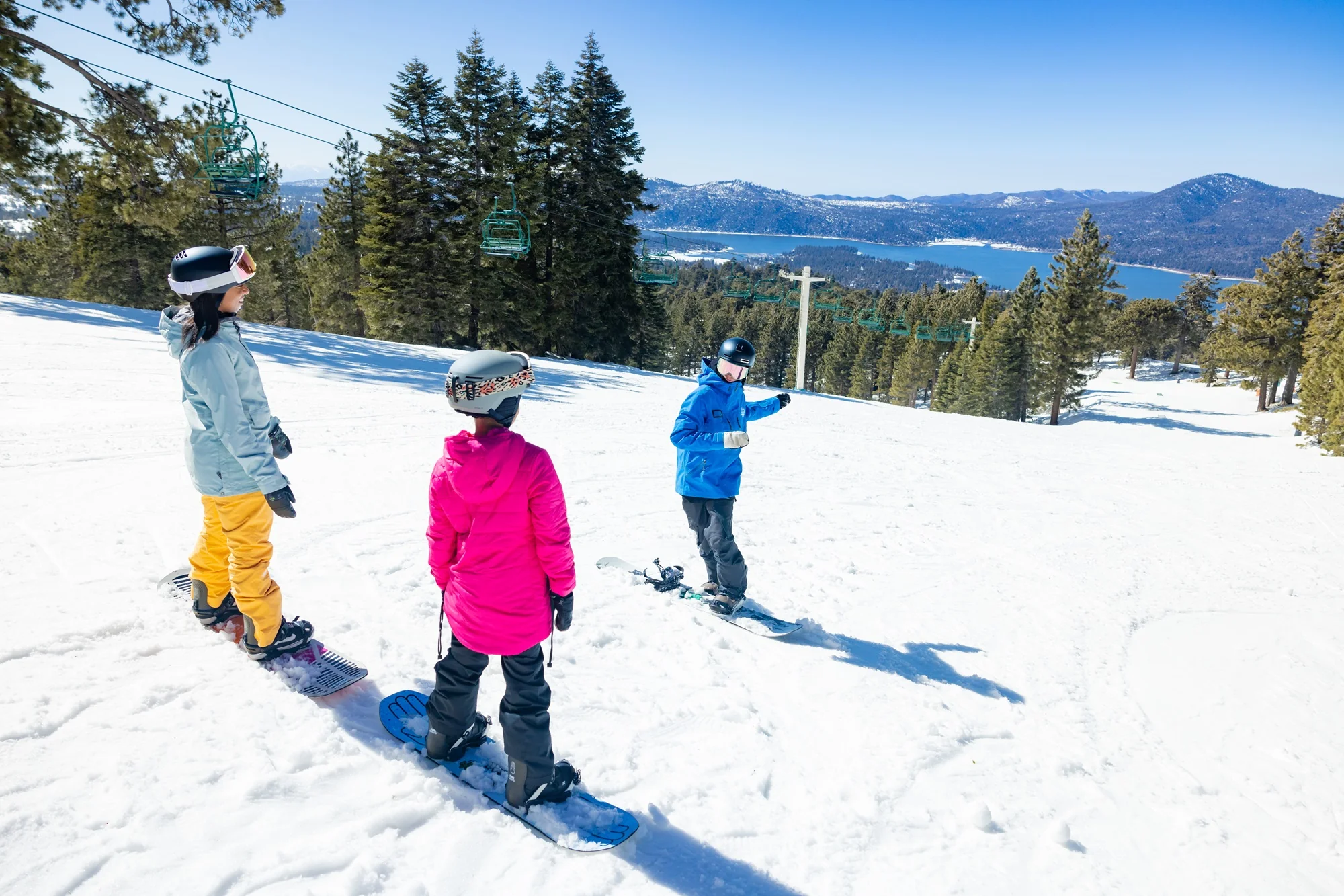 Snow Summit Ski Bus - Image 10