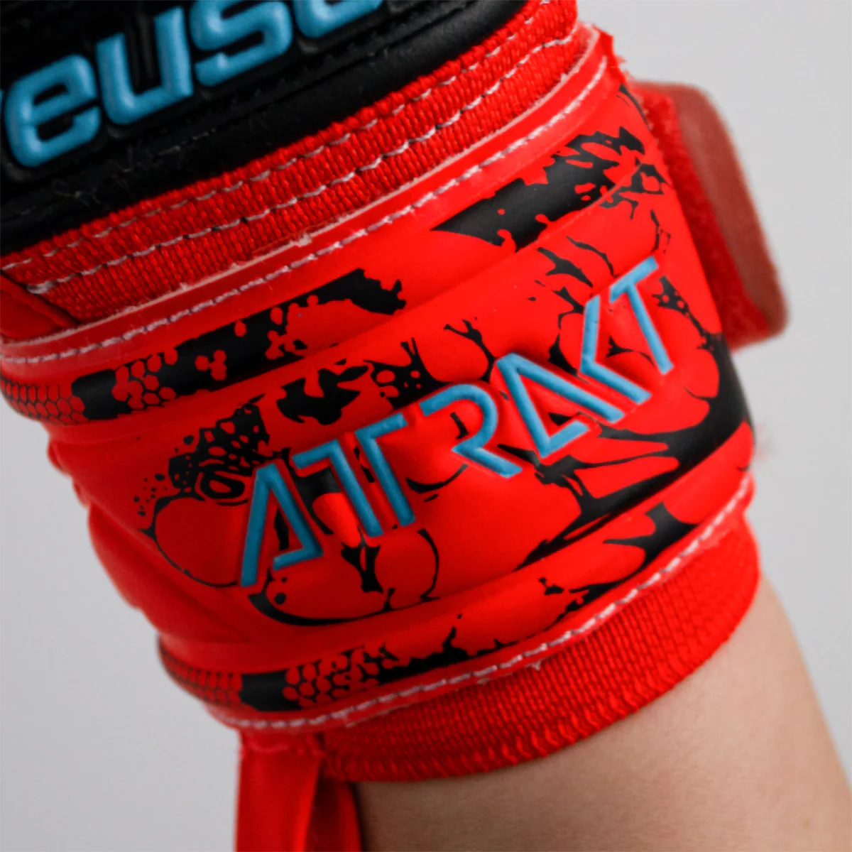 Youth Attrakt Silver 23 Glove - Image 5